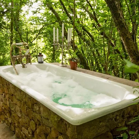 The Hut At Rawsons - Unique Woodland Glamping * Levens