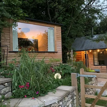펜션 The Hut At Rawsons - Unique Woodland Glamping *